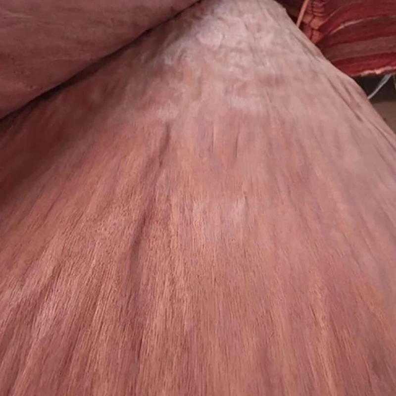 Close-up of GUW veneer texture, uniform reddish-brown color and fine grain